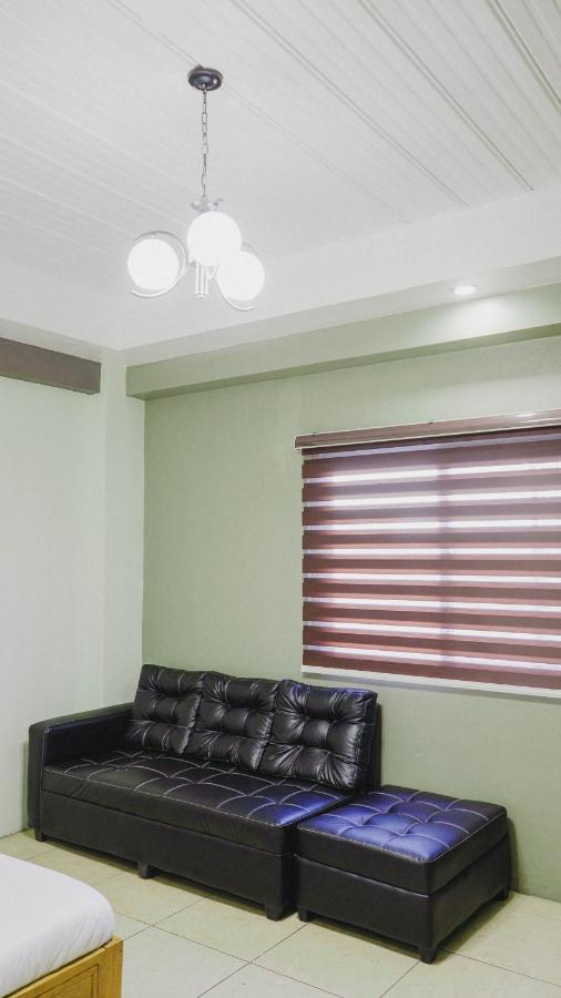 2428 Suites Urdaneta Экстерьер фото